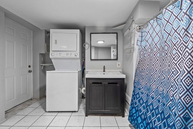 110 W 3rd St 1, Boston, MA 02127