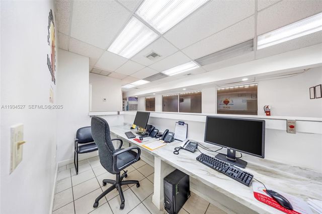 700 E 1st Ave, Hialeah, FL 33010