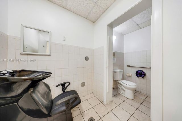 700 E 1st Ave, Hialeah, FL 33010