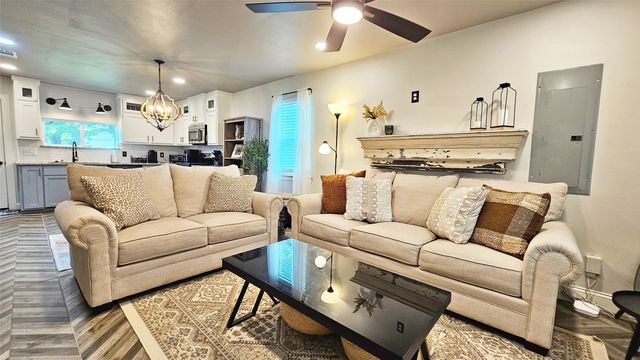 831 Alabama Street, Sulphur Springs, TX 75482