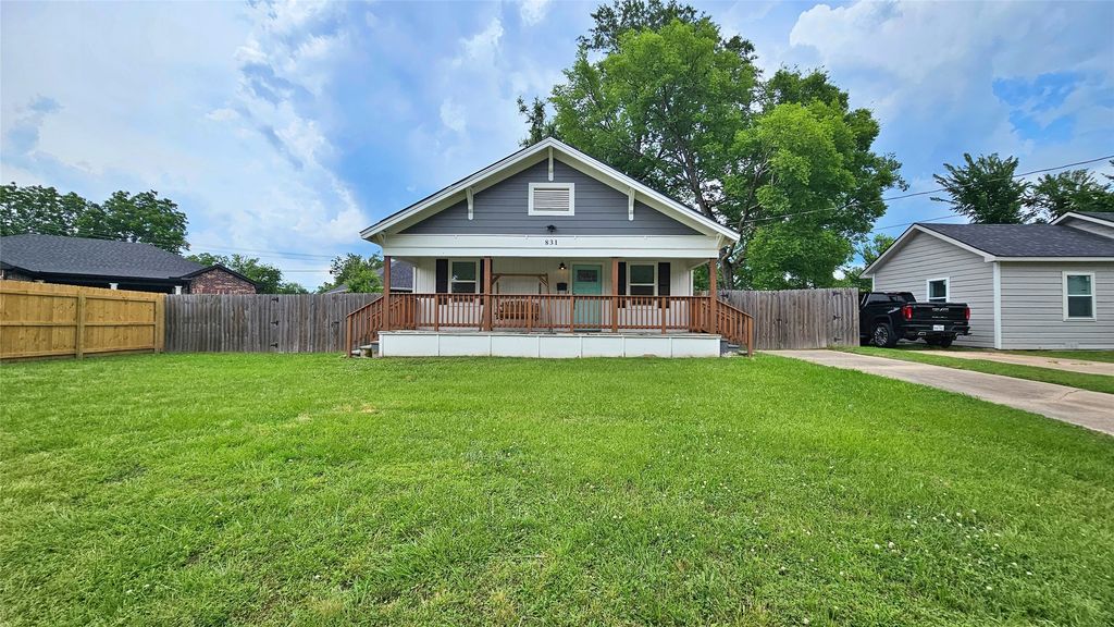 831 Alabama Street, Sulphur Springs, TX 75482