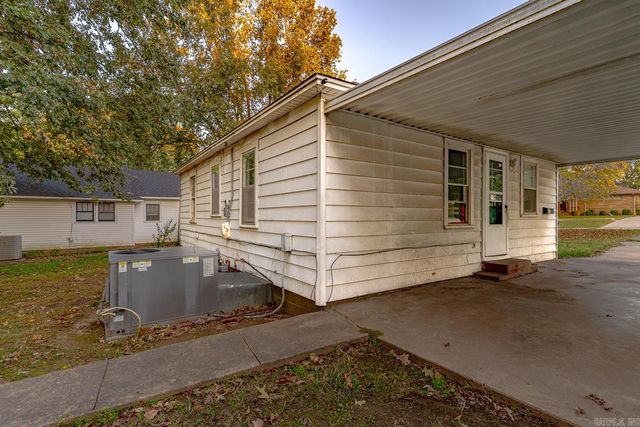 615 W 2nd Street, Rector, AR 72461