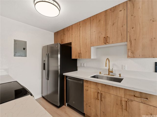 94-1036 Oli Place U5, Waipahu, HI 96797