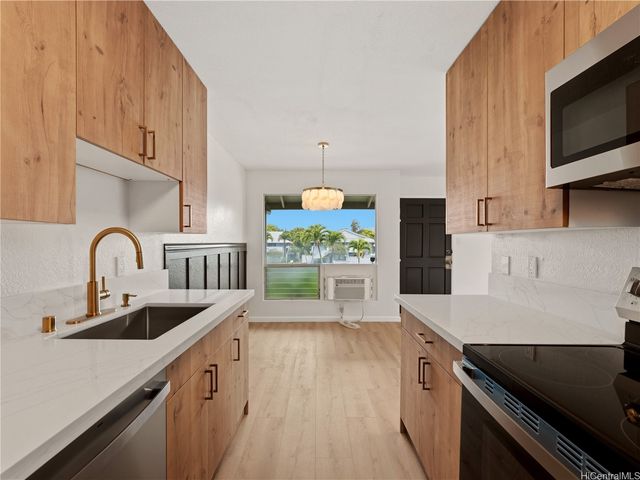 94-1036 Oli Place U5, Waipahu, HI 96797