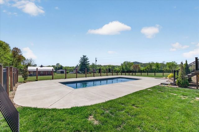 11039 Panther Creek Rd, Christiana, TN 37037
