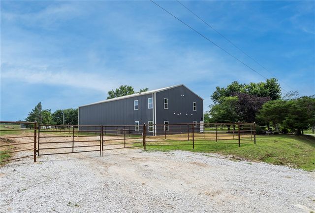 16556 Hewitt Springs Road, Springdale, AR 72764