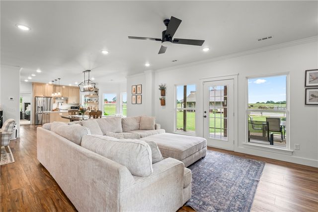16556 Hewitt Springs Road, Springdale, AR 72764