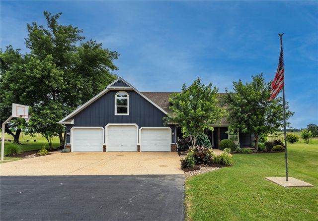 16556 Hewitt Springs Road, Springdale, AR 72764