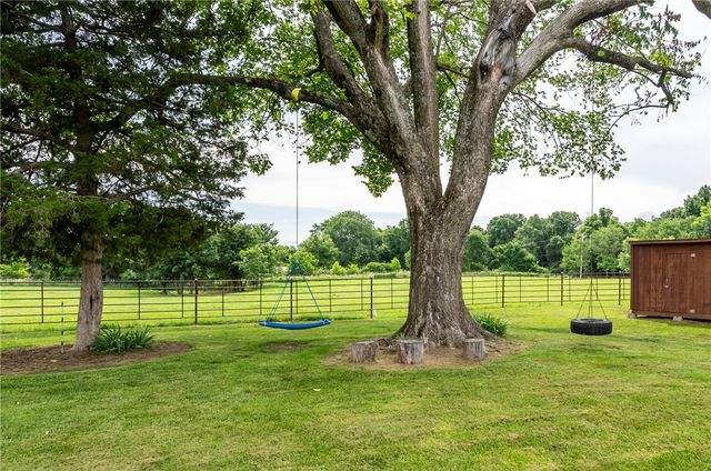 16556 Hewitt Springs Road, Springdale, AR 72764
