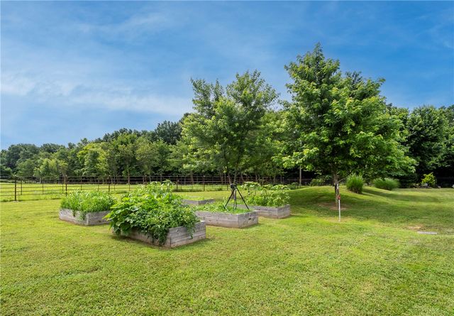 16556 Hewitt Springs Road, Springdale, AR 72764