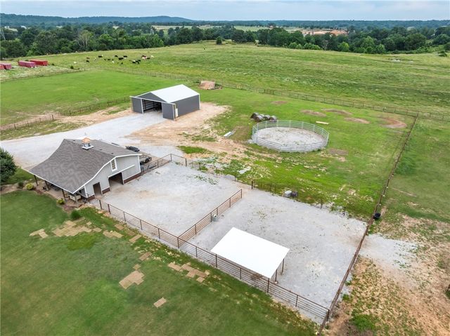 16556 Hewitt Springs Road, Springdale, AR 72764