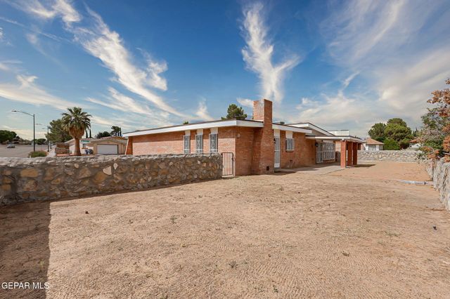 1534 Monte Sanders Lane, El Paso, TX 79935