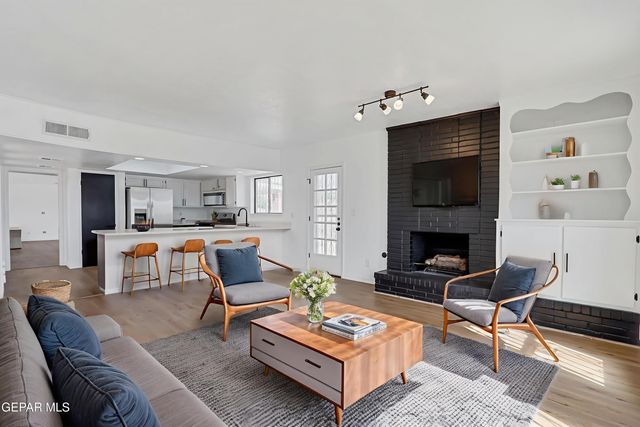 1534 Monte Sanders Lane, El Paso, TX 79935