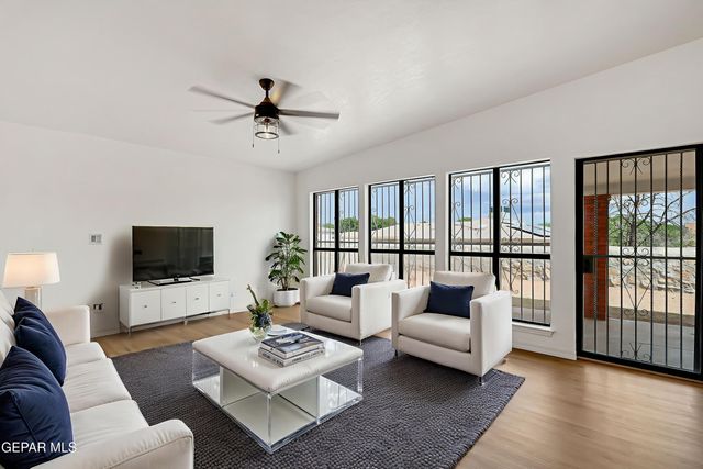 1534 Monte Sanders Lane, El Paso, TX 79935