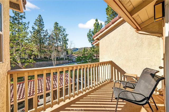 688 Indian Oak Lane 102, Oak Park, CA 91377