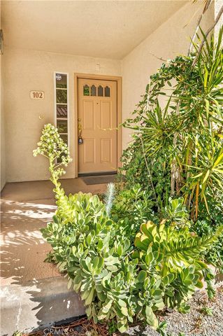 688 Indian Oak Lane 102, Oak Park, CA 91377