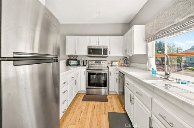688 Indian Oak Lane 102, Oak Park, CA 91377