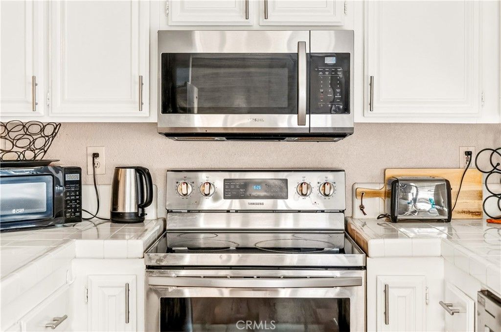 688 Indian Oak Lane 102, Oak Park, CA 91377 — photo 5