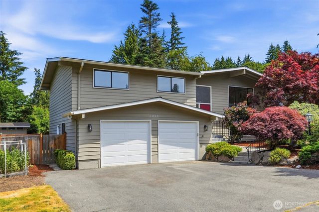 1220 NW 201st Street, Shoreline, WA 98177