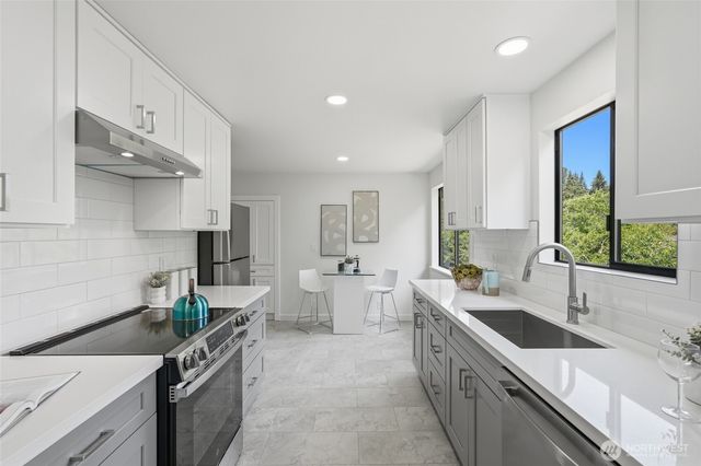 1220 NW 201st Street, Shoreline, WA 98177