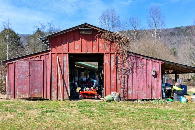 240 Sardis Church Road, Whitwell, TN 37397