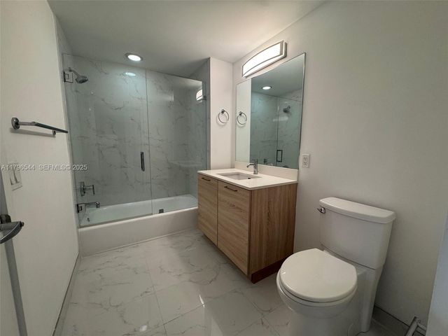 16385 Biscayne Boulevard 1806 +1 parking, North Miami Beach, FL 33160