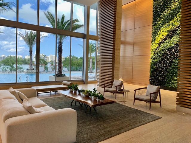 16385 Biscayne Boulevard 1806 +1 parking, North Miami Beach, FL 33160