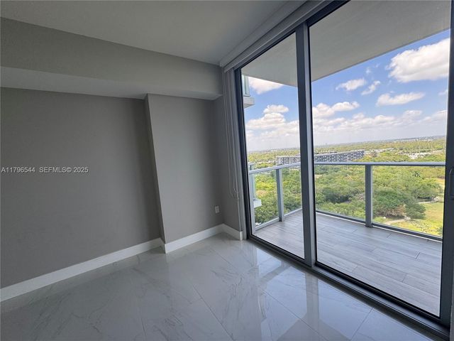 16385 Biscayne Boulevard 1806 +1 parking, North Miami Beach, FL 33160