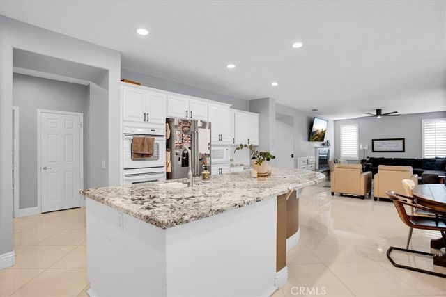 1596 Vandagriff, Corona, CA 92883
