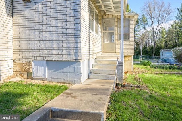 8582 SHEPHERDSTOWN PIKE, Shepherdstown, WV 25443