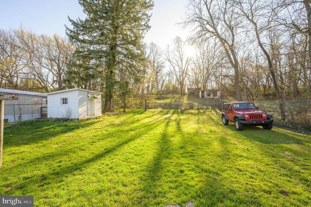 8582 SHEPHERDSTOWN PIKE, Shepherdstown, WV 25443
