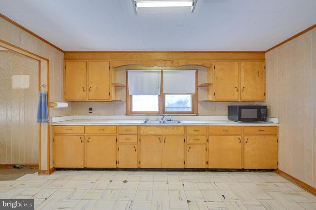 8582 SHEPHERDSTOWN PIKE, Shepherdstown, WV 25443