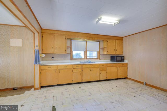 8582 SHEPHERDSTOWN PIKE, Shepherdstown, WV 25443