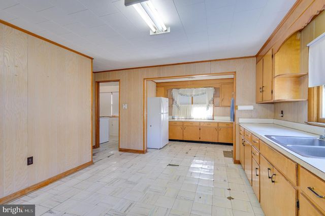 8582 SHEPHERDSTOWN PIKE, Shepherdstown, WV 25443