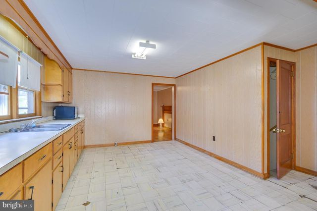 8582 SHEPHERDSTOWN PIKE, Shepherdstown, WV 25443