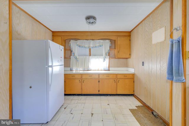 8582 SHEPHERDSTOWN PIKE, Shepherdstown, WV 25443