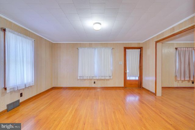 8582 SHEPHERDSTOWN PIKE, Shepherdstown, WV 25443