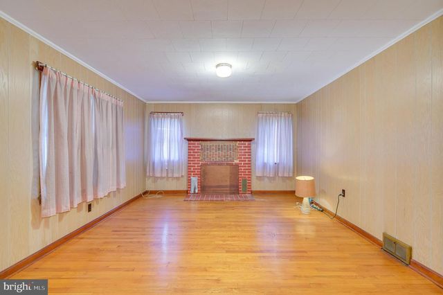 8582 SHEPHERDSTOWN PIKE, Shepherdstown, WV 25443