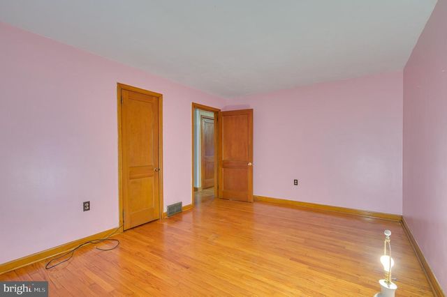 8582 SHEPHERDSTOWN PIKE, Shepherdstown, WV 25443