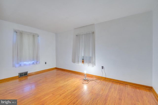 8582 SHEPHERDSTOWN PIKE, Shepherdstown, WV 25443