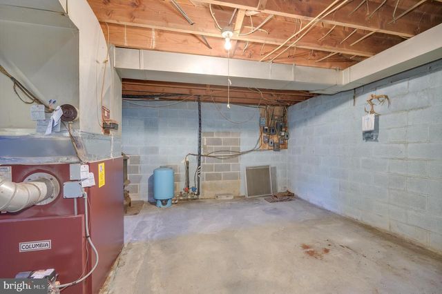 8582 SHEPHERDSTOWN PIKE, Shepherdstown, WV 25443