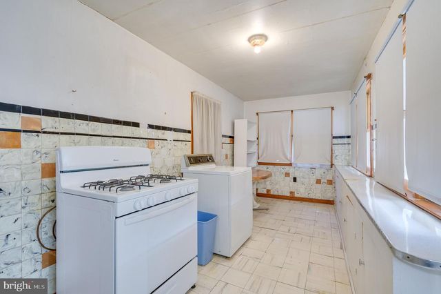 8582 SHEPHERDSTOWN PIKE, Shepherdstown, WV 25443
