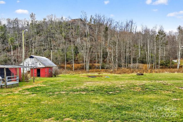 12231 N 226 Highway, Bakersville, NC 28705