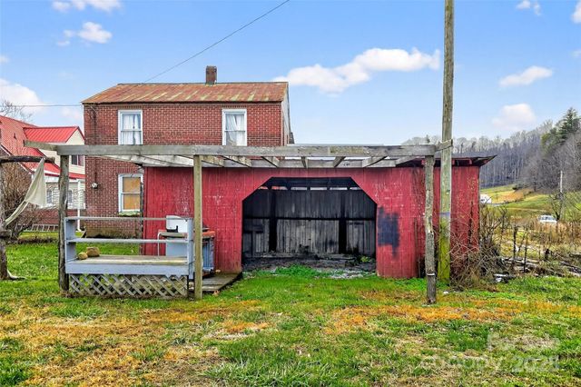 12231 N 226 Highway, Bakersville, NC 28705