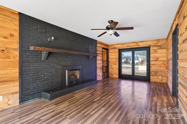 12231 N 226 Highway, Bakersville, NC 28705