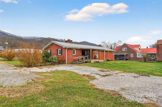 12231 N 226 Highway, Bakersville, NC 28705