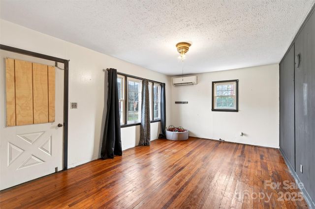 12231 N 226 Highway, Bakersville, NC 28705