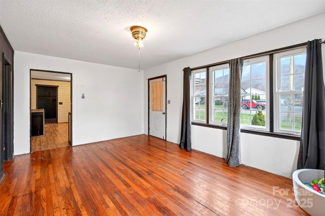 12231 N 226 Highway, Bakersville, NC 28705