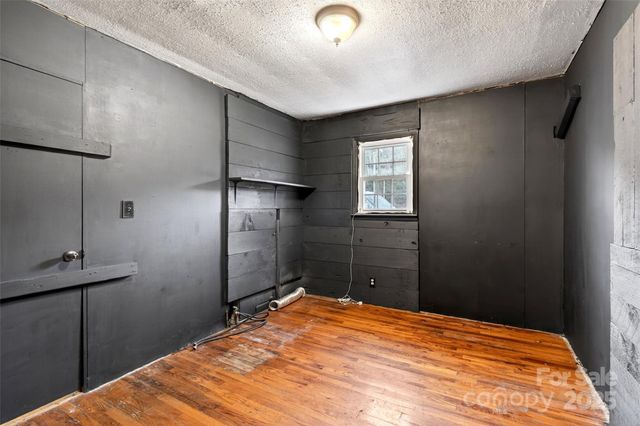 12231 N 226 Highway, Bakersville, NC 28705