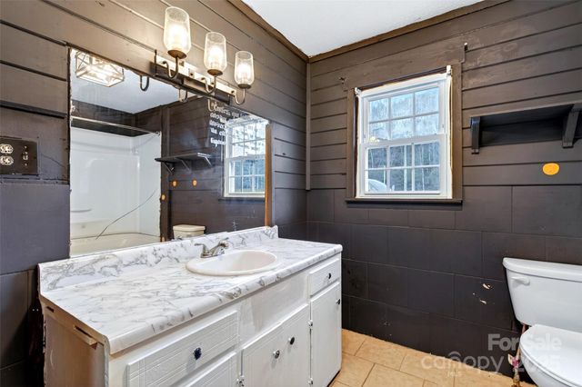 12231 N 226 Highway, Bakersville, NC 28705